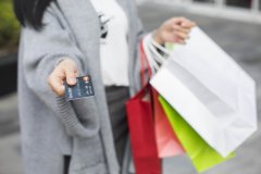 信用卡刷卡和消费贷款有什么区别？